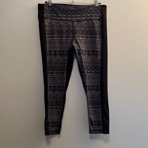 Tribal Print Athletic Capris Leggings